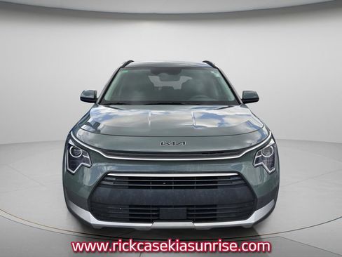 Used 2023 Kia Niro EX FWD image 3