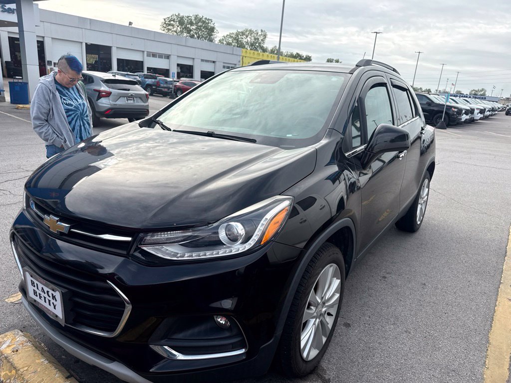 Used 2020 Chevrolet Trax Premier AWD/4WD image 1