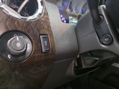 Used 2015 Ford F250 Platinum w/ FX4 Off-Road Package AWD/4WD image 17