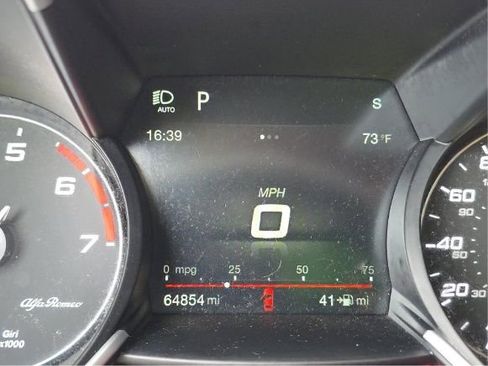 Used 2018 Alfa Romeo Giulia RWD image 8