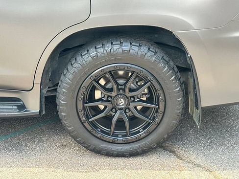 Used 2016 Lexus LX 570 4WD w/ Luxury Package image 20