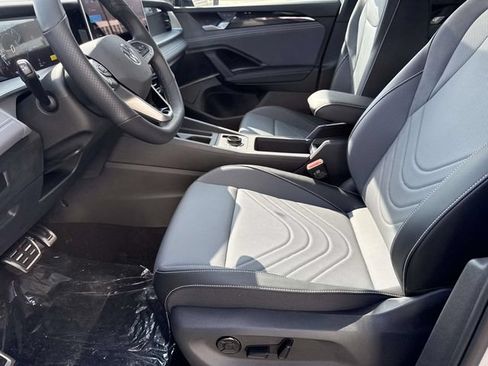 New 2026 Volkswagen Tiguan SE R-Line AWD/4WD image 13