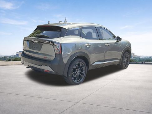 Used 2025 Nissan Kicks SR AWD/4WD image 5