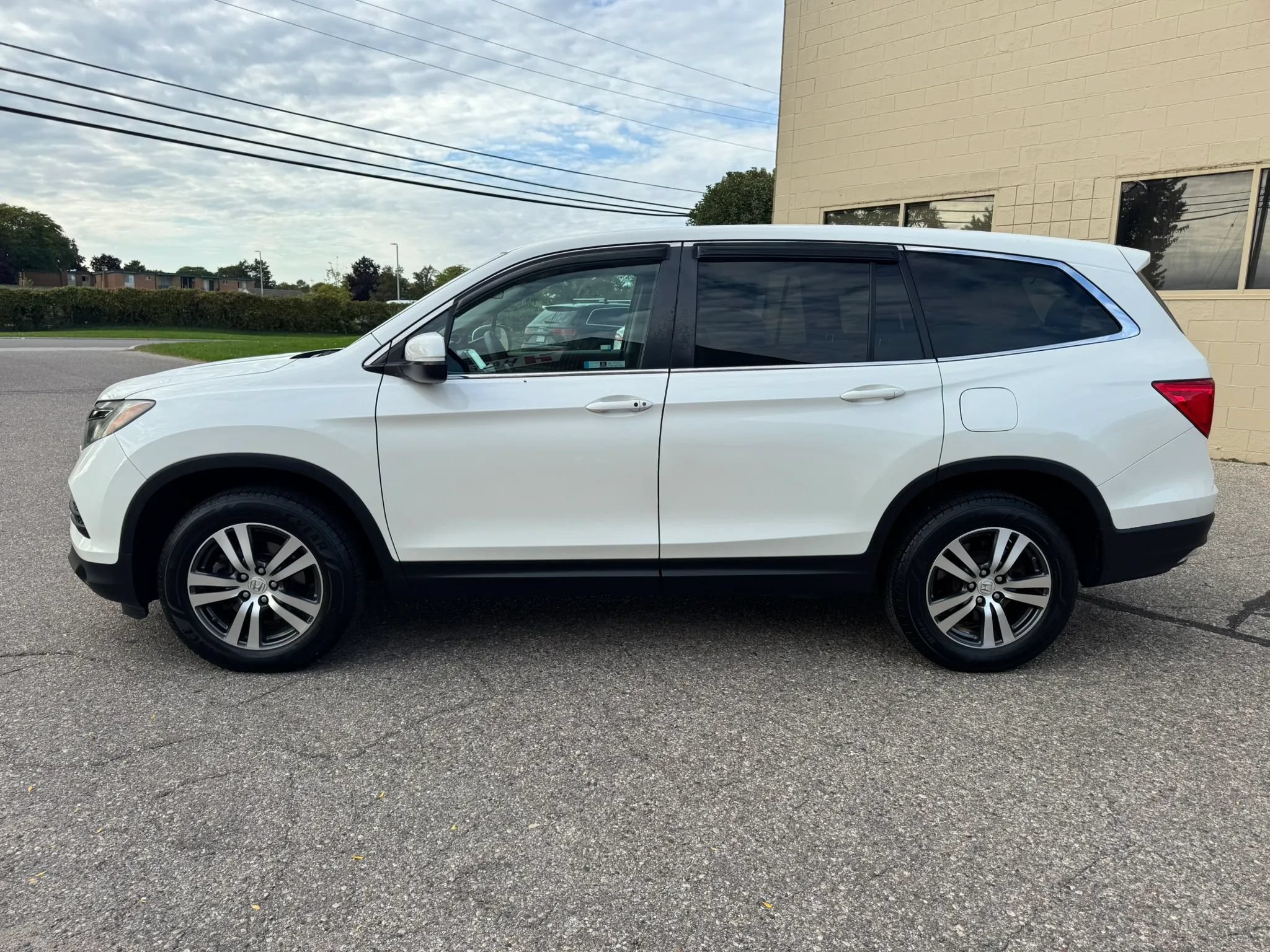 Used 2018 Honda Pilot EX image 5