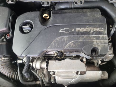 Used 2017 Chevrolet Cruze LS FWD image 30