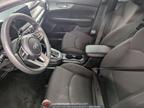 Used 2019 Kia Forte LXS FWD image 12