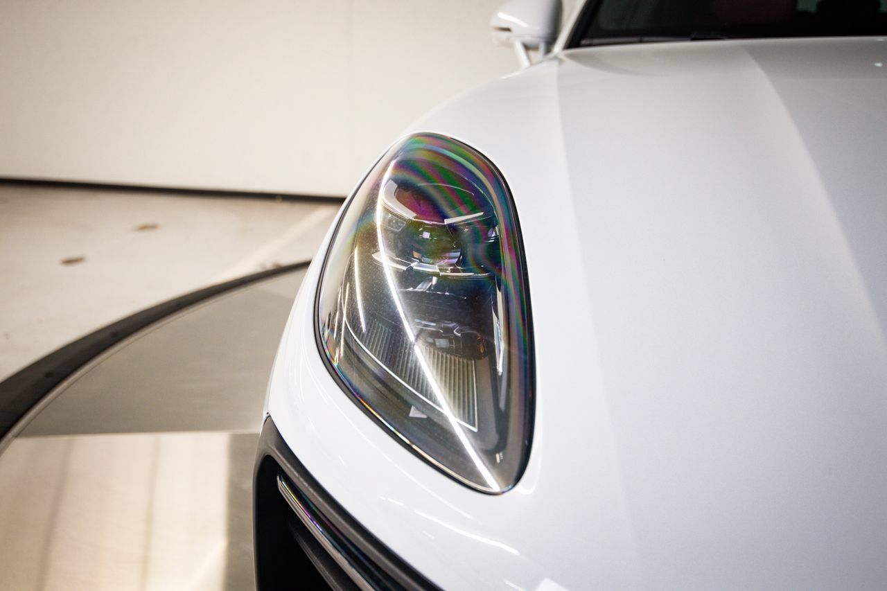 Certified 2023 Porsche Macan S AWD/4WD image 13