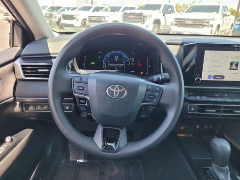 Used 2025 Toyota Camry LE image 15