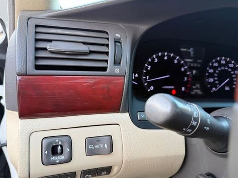 Used 2012 Lexus LS 460 image 40