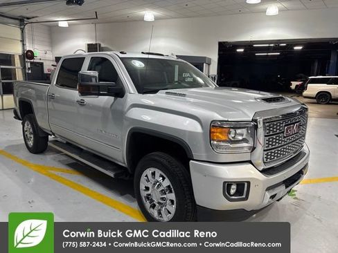 Used 2018 GMC Sierra 2500 Denali w/ Duramax Plus Package AWD/4WD image 4