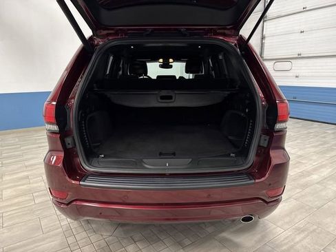 Used 2019 Jeep Grand Cherokee Altitude image 14