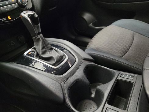 Used 2019 Nissan Rogue SV FWD image 26