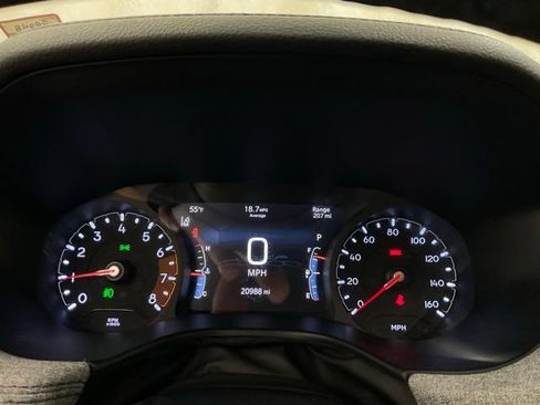 Used 2025 Jeep Compass Latitude AWD/4WD image 13