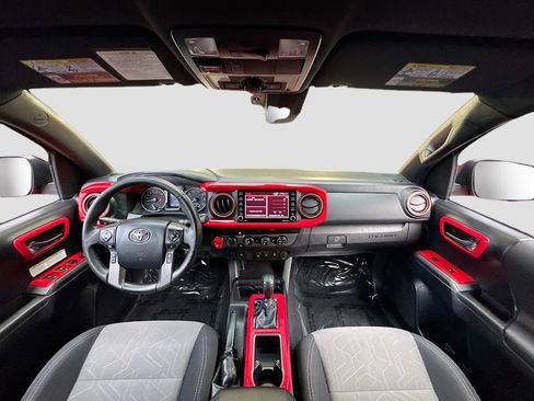 Used 2020 Toyota Tacoma TRD Off-Road image 16