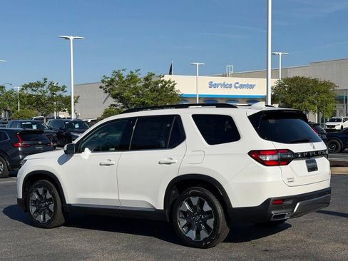New 2026 Honda Pilot Touring image 9