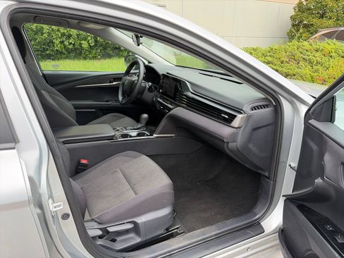 Used 2025 Toyota Camry LE FWD image 13