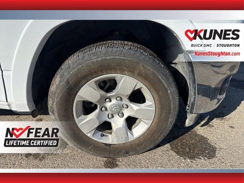 Used 2025 RAM 1500 Big Horn AWD/4WD image 16