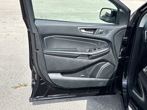 Used 2024 Ford Edge Titanium image 13