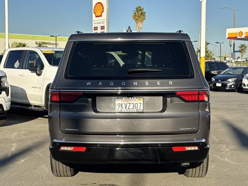 Used 2023 Jeep Wagoneer L Series III w/ Preferred Equipment Group image 6