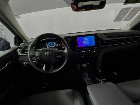 Used 2025 Toyota Camry LE w/ Convenience Package FWD image 30