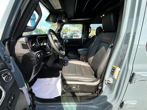 New 2026 Jeep Wrangler Unlimited Rubicon AWD/4WD image 13