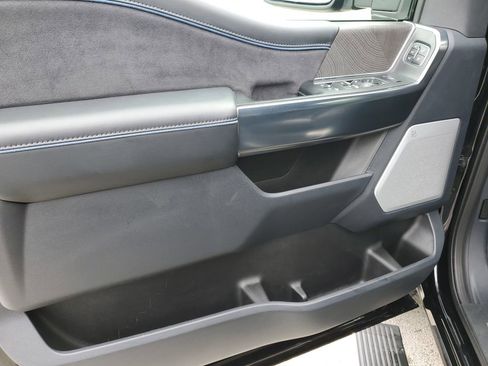 Used 2025 Ford F250 Platinum image 17