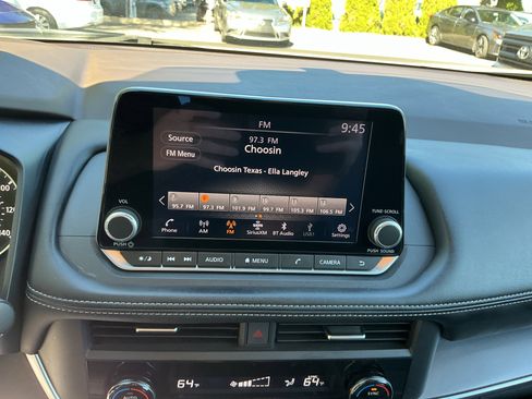 Certified 2023 Nissan Rogue SV FWD image 16