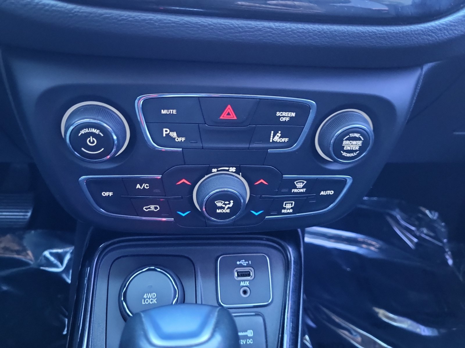Used 2021 Jeep Compass Limited w/ Sun and Sound Group AWD/4WD image 22