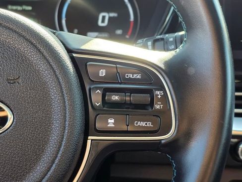 Used 2021 Kia Niro EX Premium FWD image 28