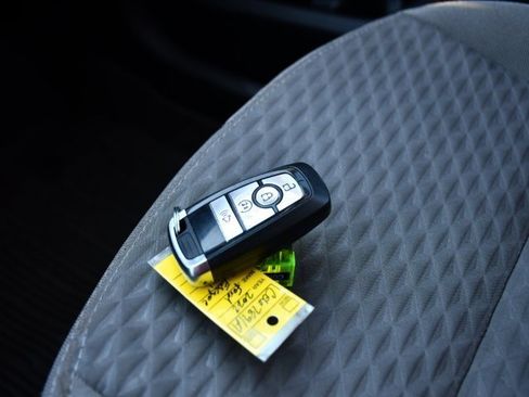 Used 2022 Ford Escape SE w/ Cold Weather Package image 16