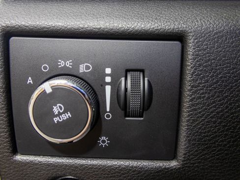Used 2022 Jeep Grand Cherokee Limited AWD/4WD image 35