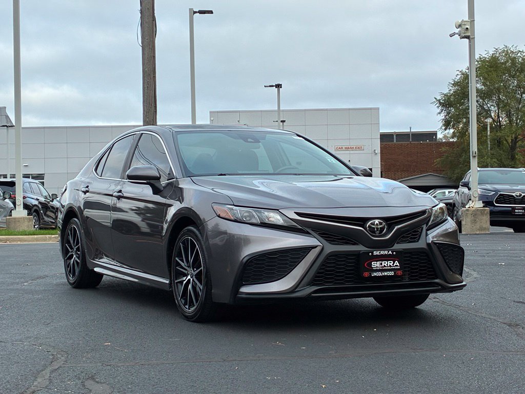 Used 2024 Toyota Camry SE FWD image 3