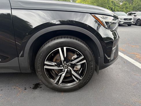 Certified 2023 Volvo XC40 B5 Plus AWD/4WD image 13