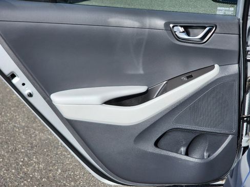 Used 2022 Hyundai Ioniq Limited image 34