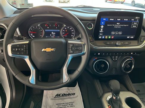 Used 2024 Chevrolet Blazer LT w/ Convenience Package FWD image 17