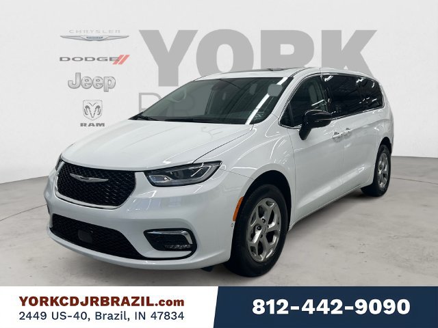 Used 2024 Chrysler Pacifica Limited AWD/4WD image 1