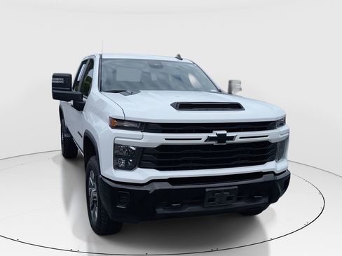 Used 2024 Chevrolet Silverado 2500 Custom w/ Custom Convenience Package RWD image 1