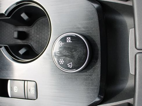 Used 2024 Nissan Rogue SV AWD/4WD image 21