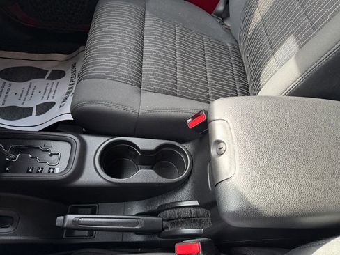 Used 2012 Jeep Wrangler Unlimited Sport image 31