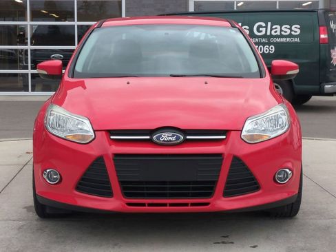 Used 2014 Ford Focus SE w/ SE Sport Package image 10