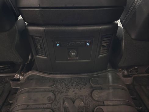 Used 2018 RAM 2500 Laramie w/ Convenience Group image 30