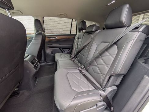 Used 2025 Volkswagen Atlas SE AWD/4WD image 26