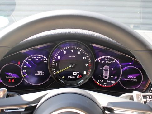 Used 2023 Porsche Panamera 4 image 19
