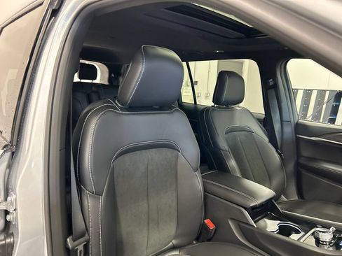 New 2026 Jeep Grand Cherokee L 4WD image 36