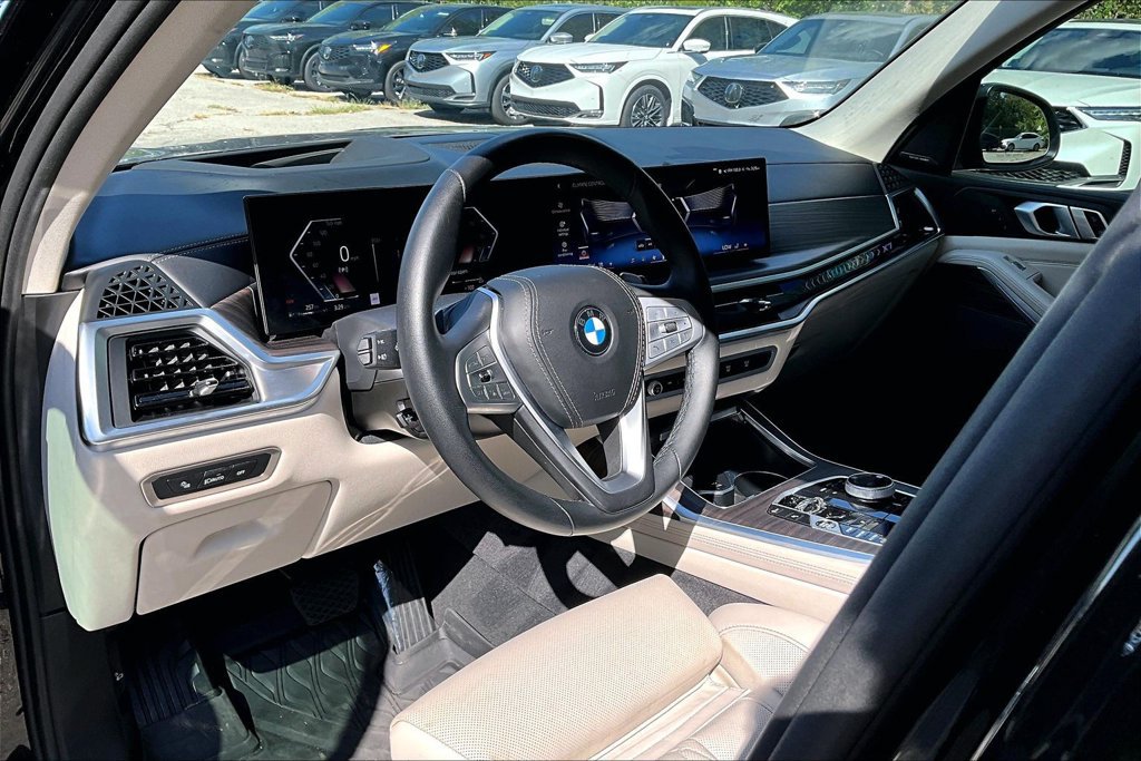 Used 2025 BMW X7 xDrive40i w/ Premium Package AWD/4WD image 15