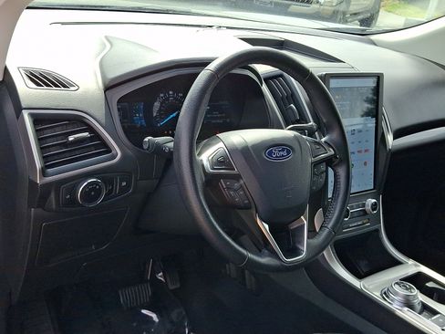 Used 2024 Ford Edge SEL AWD/4WD image 17