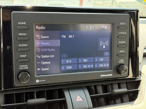 Used 2022 Toyota RAV4 XLE AWD/4WD image 15