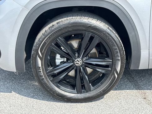 Used 2023 Volkswagen Atlas Cross Sport SEL R-Line AWD/4WD image 7
