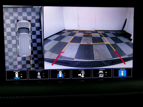 Used 2021 Chevrolet Suburban Premier w/ Premium Package image 6