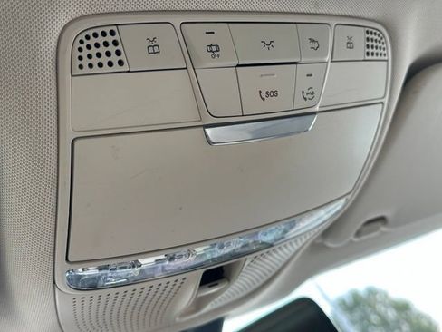 Used 2021 Mercedes-Benz GLC 300 4MATIC image 35
